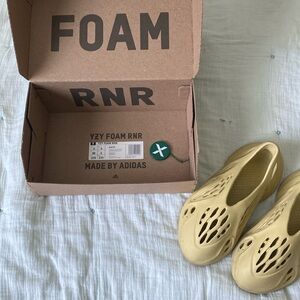 Yeezy foam runners in bone